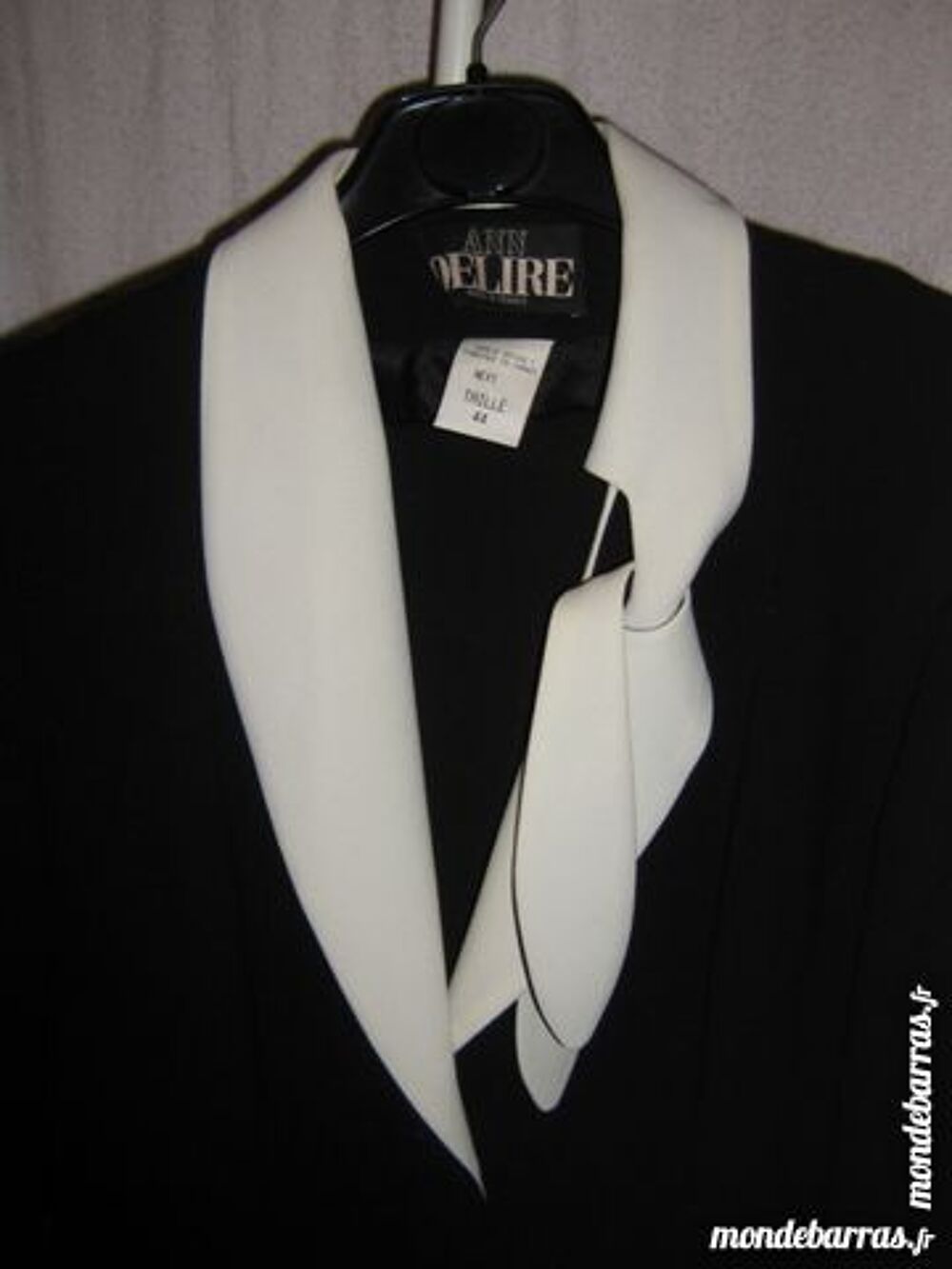 tailleur tr&egrave;s &eacute;l&eacute;gant Vêtements