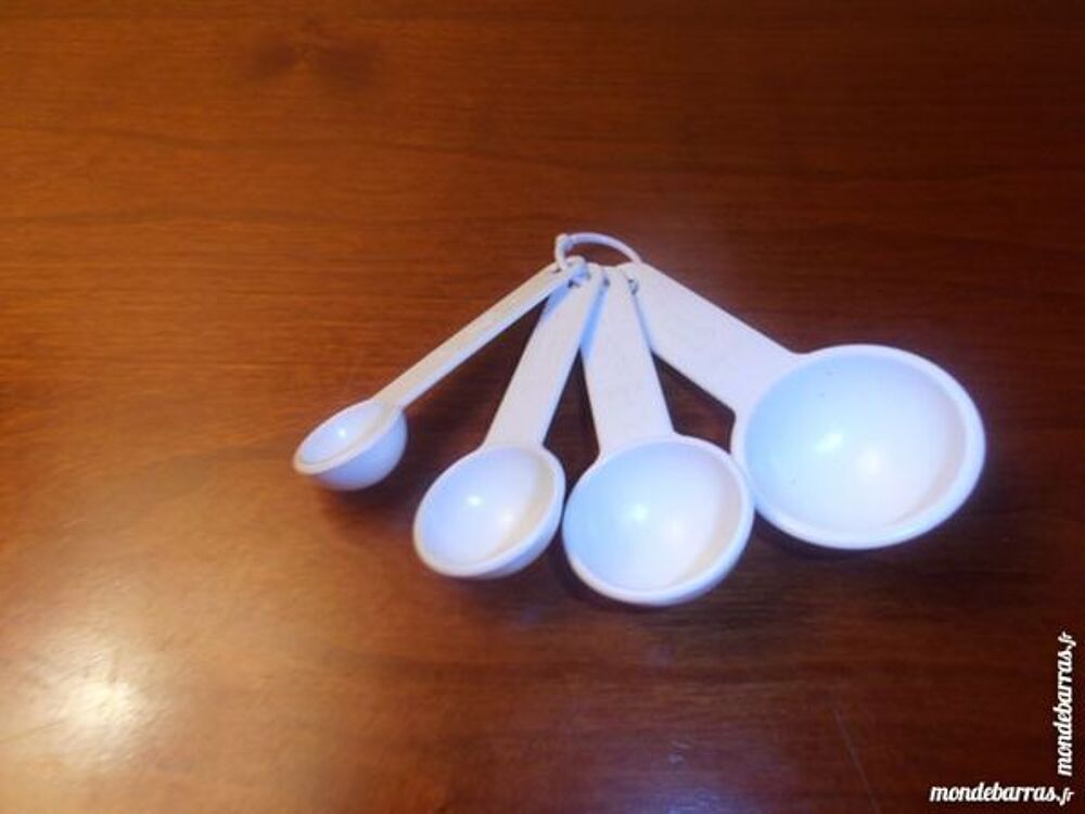 Lot de 4 petites cuill&egrave;res W. Watchers (60) Cuisine