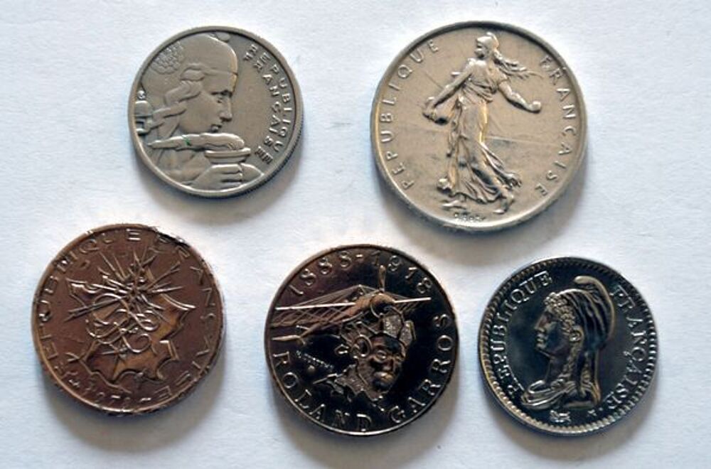Pi&egrave;ces de 100 Frs, 10 Frs, 5 Frs, 1 Fr. 