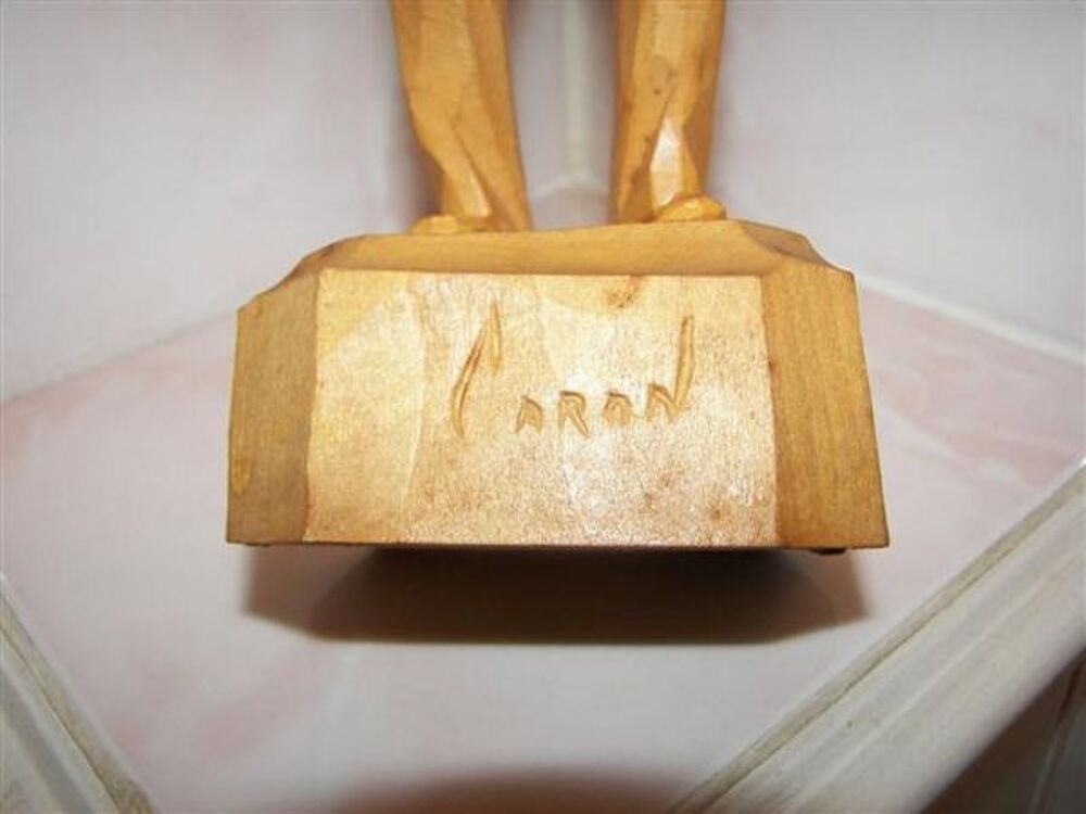 Personnage Sculpt&eacute; sur bois Décoration