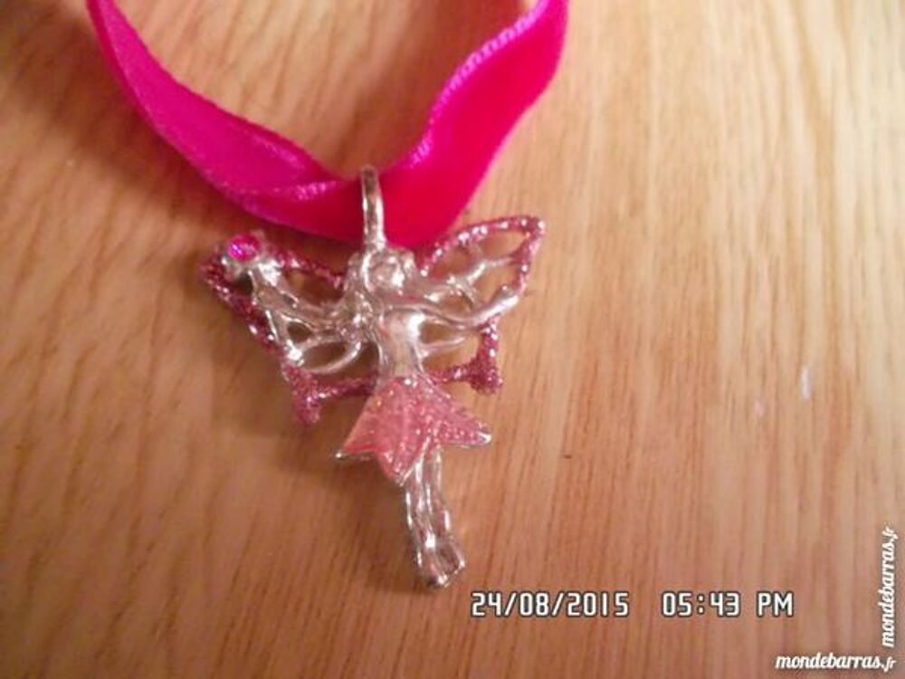 COLLIER ROSE FEE Jeux / jouets