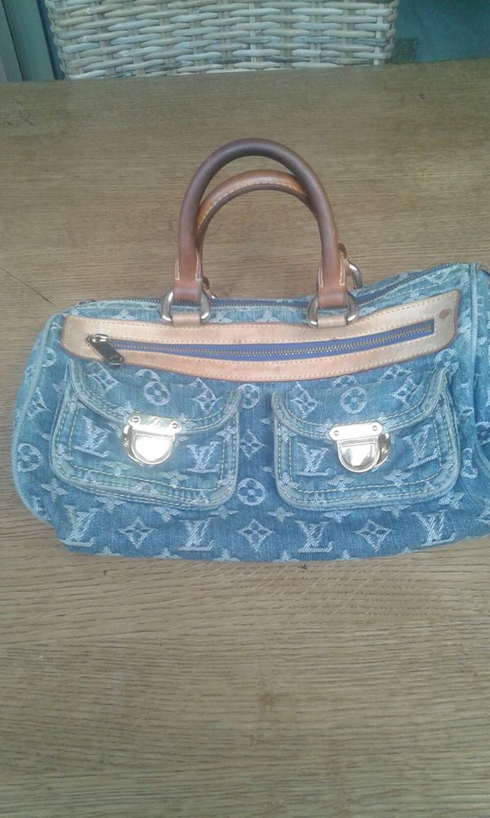 Sac &agrave; Main de grande marque V.L en Jean Maroquinerie