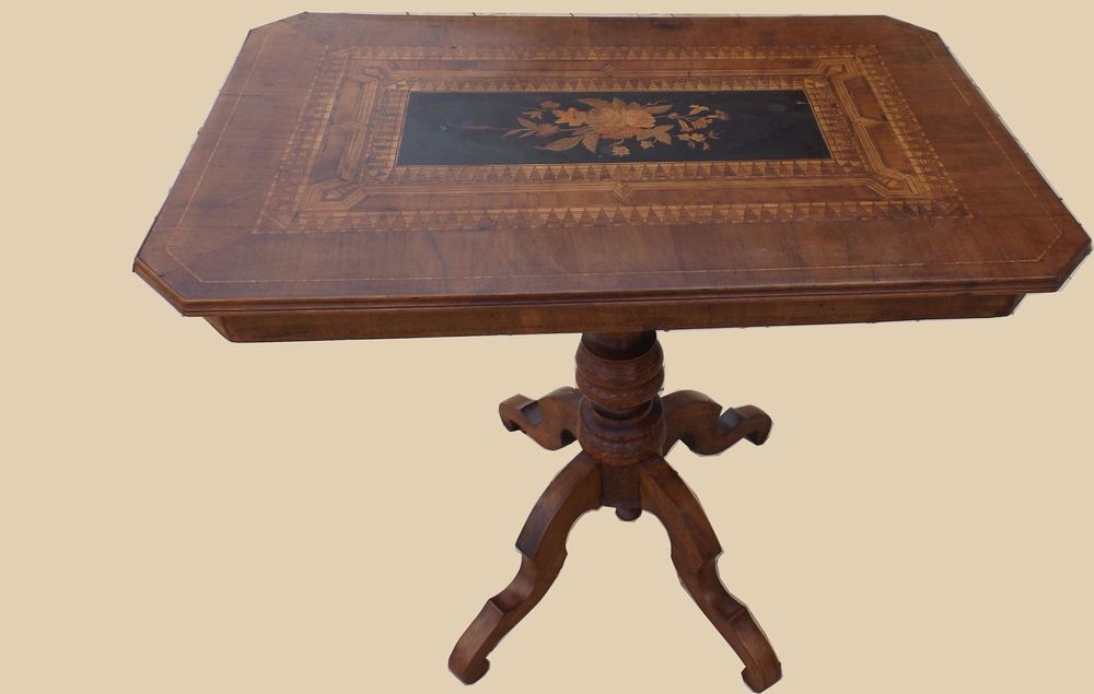 TABLE GUERIDON Meubles
