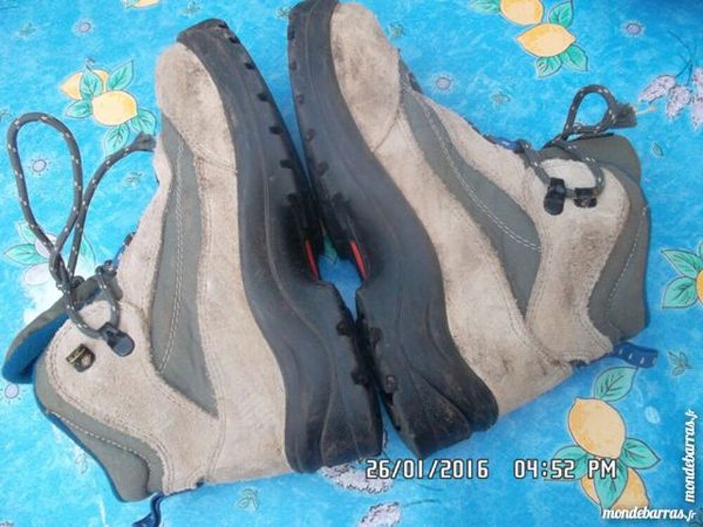 chaussures DECATHLON T.36 Chaussures