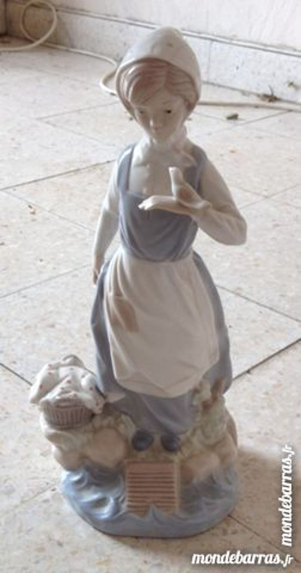 Statuette fa&iuml;ence Décoration