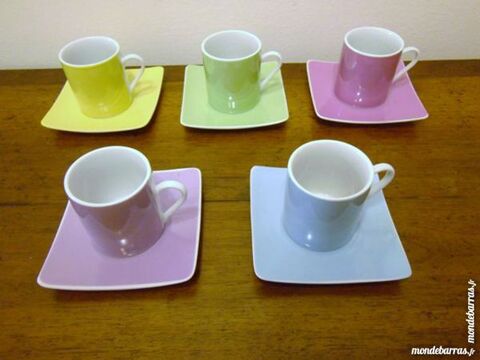 Service  caf en porcelaine coloris pastel 3 Reims (51)