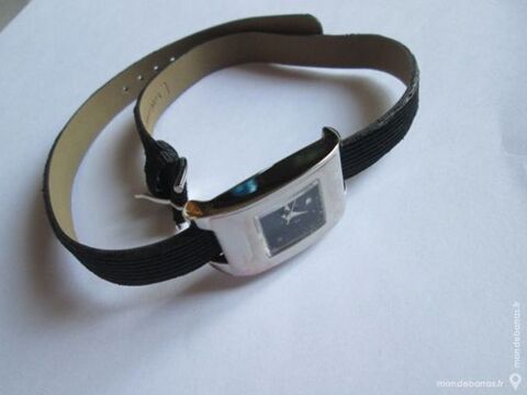 Trs jolie montre avec 2 bracelets 7 Goussainville (95)