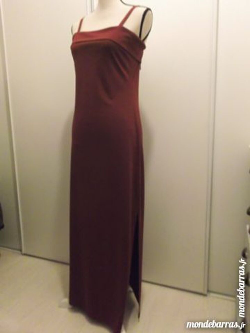 Robe bordeaux neuve T. 38/40 Vêtements