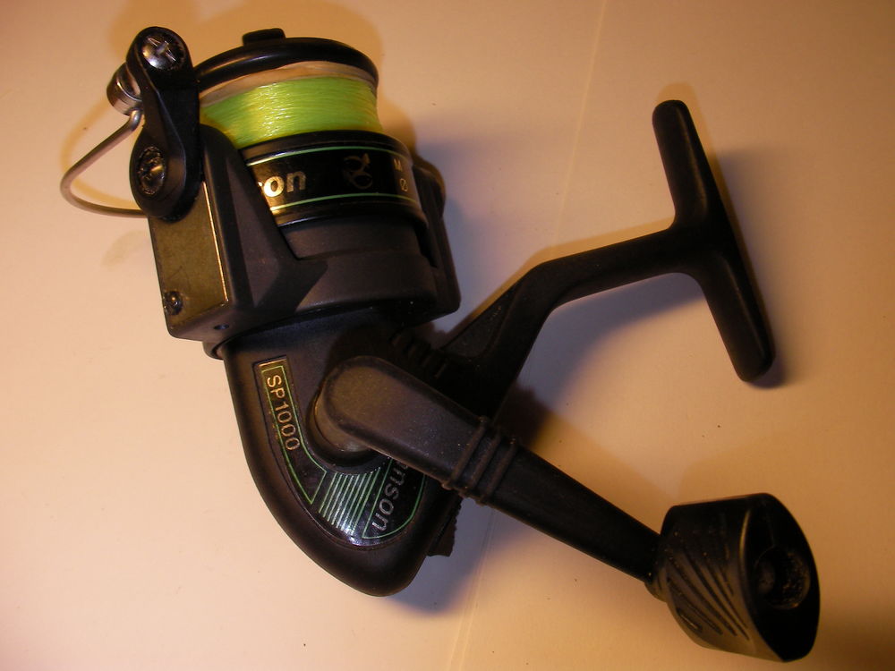 Moulinet lancer l&eacute;ger JOHNSON SP 1000. Sports
