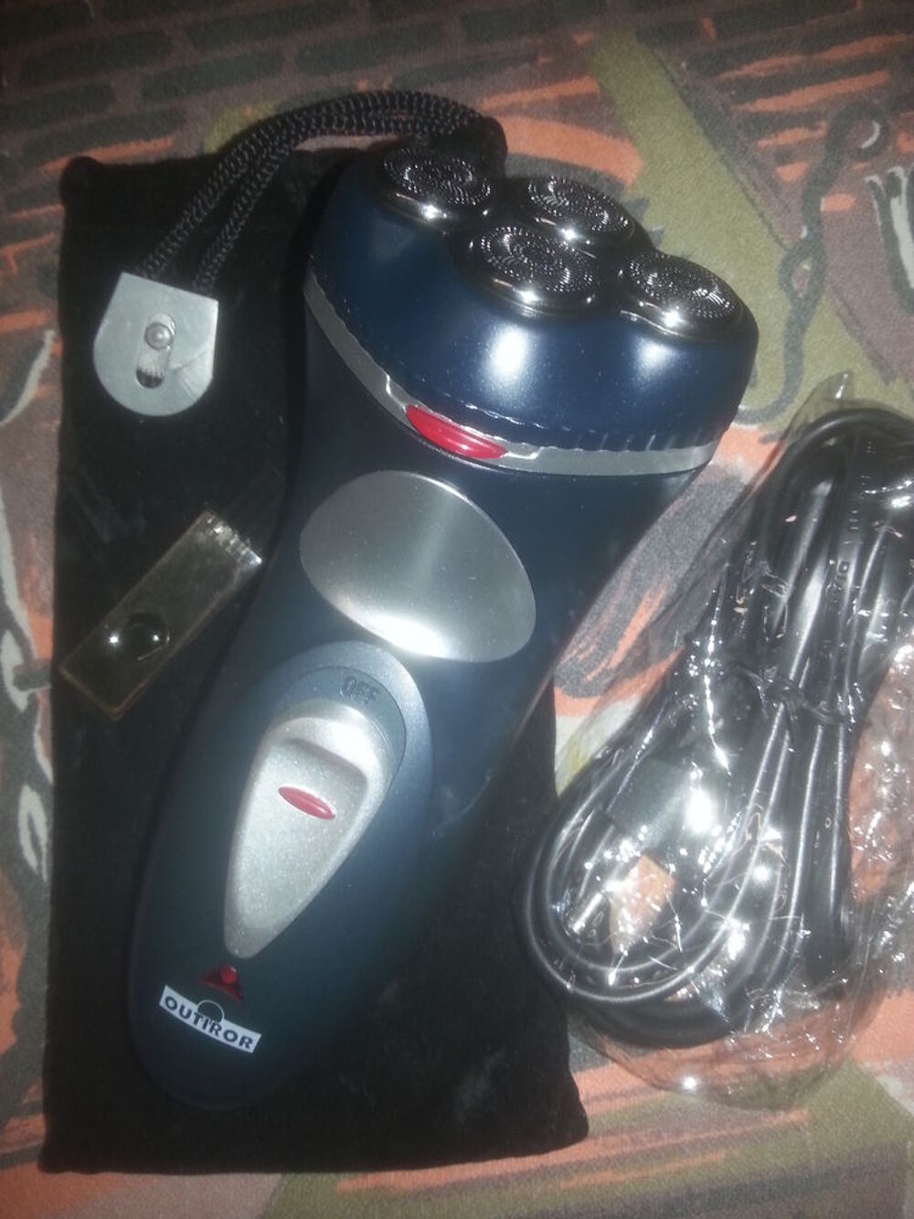 Rasoir 4 t&egrave;tes rechargeable Electroménager
