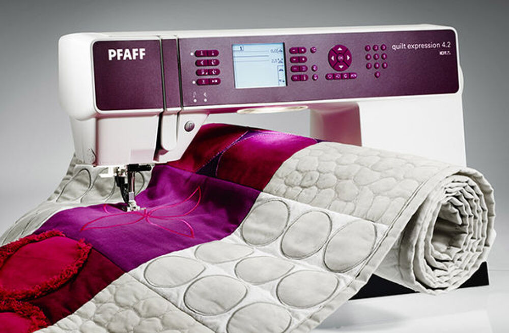 Machine &agrave; coudre &eacute;lectronique PFAFF Quilt Expression 4.2 Electroménager