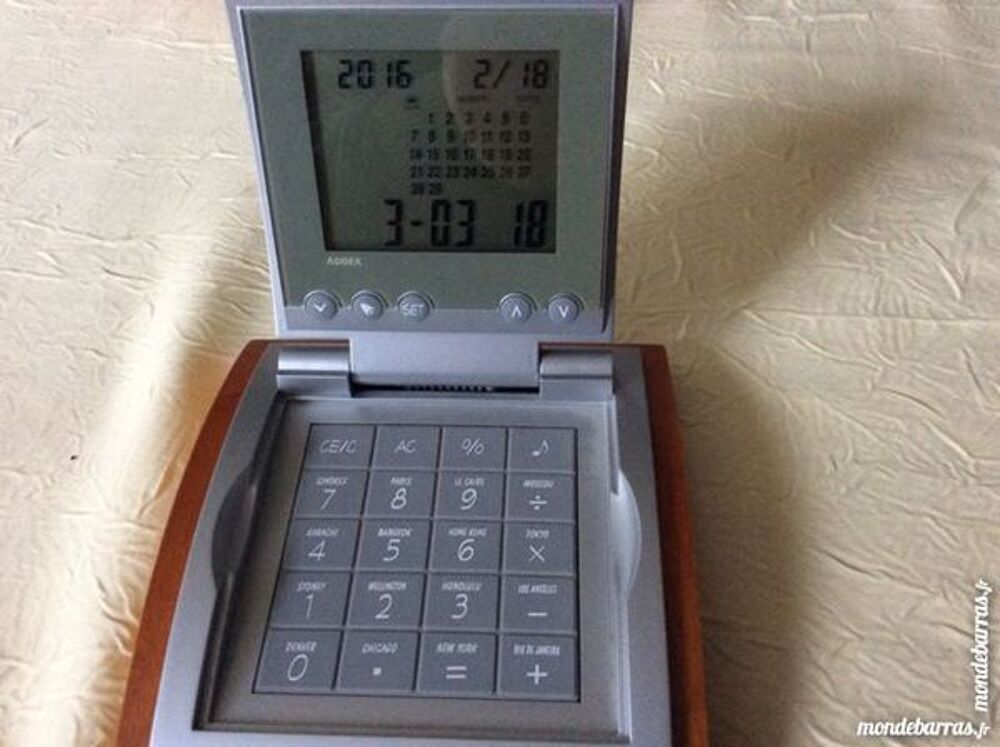 R&eacute;veil calendrier calculatrice bureau addex design 