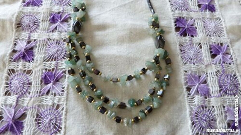 Collier en jade et hematite 50 cm, fermoir &agrave; vis Bijoux et montres