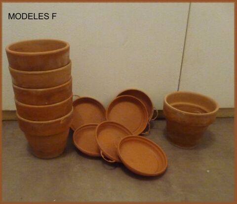 6 pots en terre a fleurs/plantes.  8 Grigny (91)