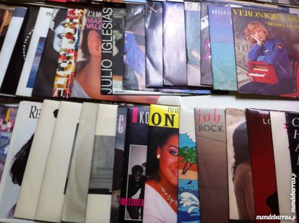 Collectionneurs : s&eacute;rie de 243 vinyls 45 T CD et vinyles