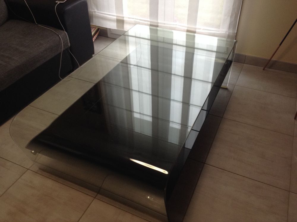 Table basse desing tout en verre Meubles