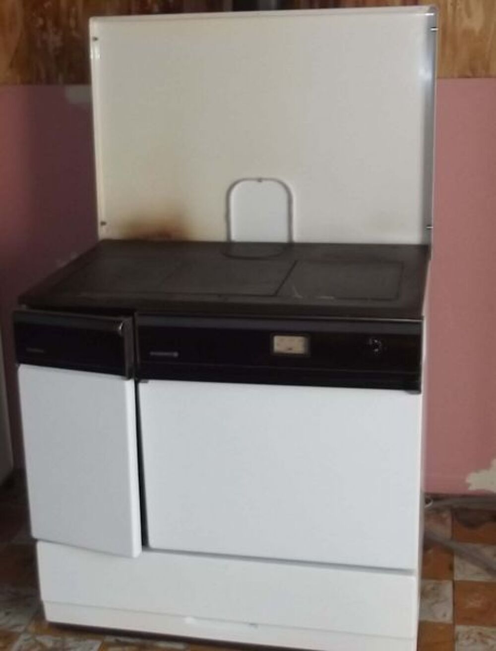 CUISINI&Egrave;RE A BOIS Electroménager
