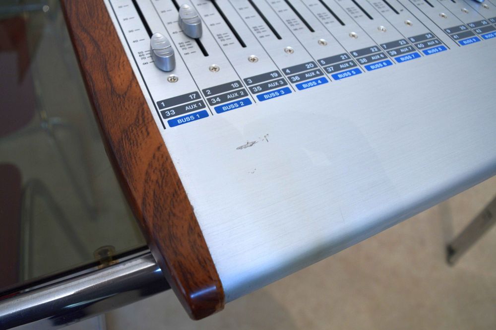 table mixage tascam DM3200 Audio et hifi