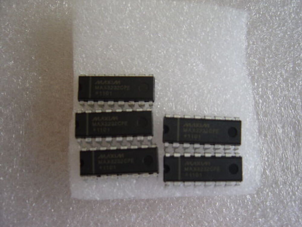 Circuit int&eacute;gr&eacute; CI MAX3232CPE Bricolage