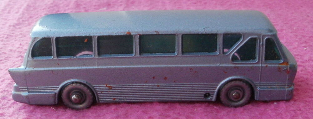BUS MINIATURE LEYLAND ROYAL TIGER COACH N&deg; 40 