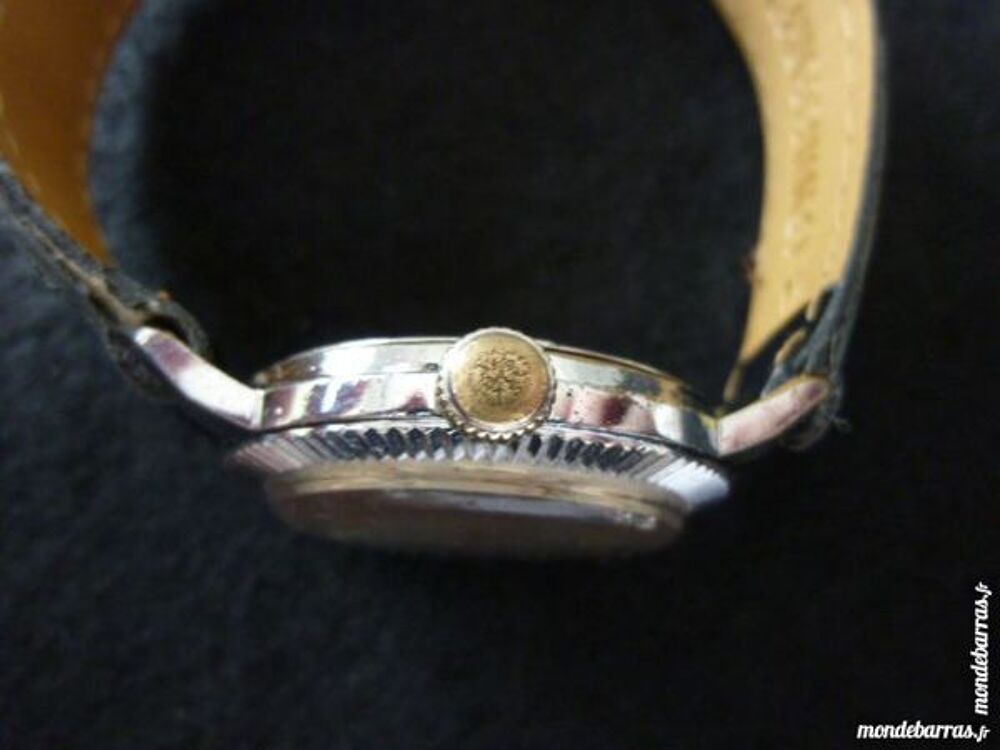 LAUSANNE ST1686 montre m&eacute;canique Suisse 17r. DIV02 Bijoux et montres