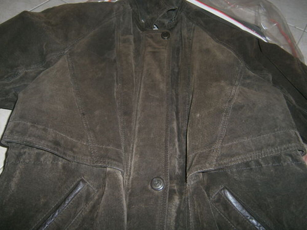 veste croute de cuir taille 38 Tr&egrave;s bon &eacute;tat Vêtements