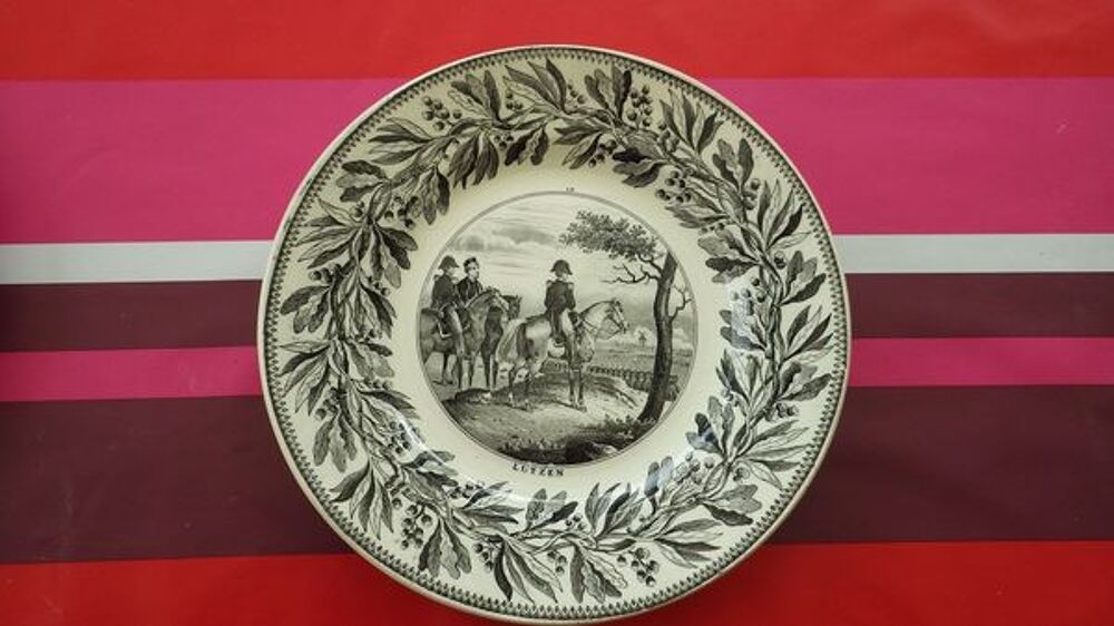 A vendre, un lot de trois belles assiettes anciennes 