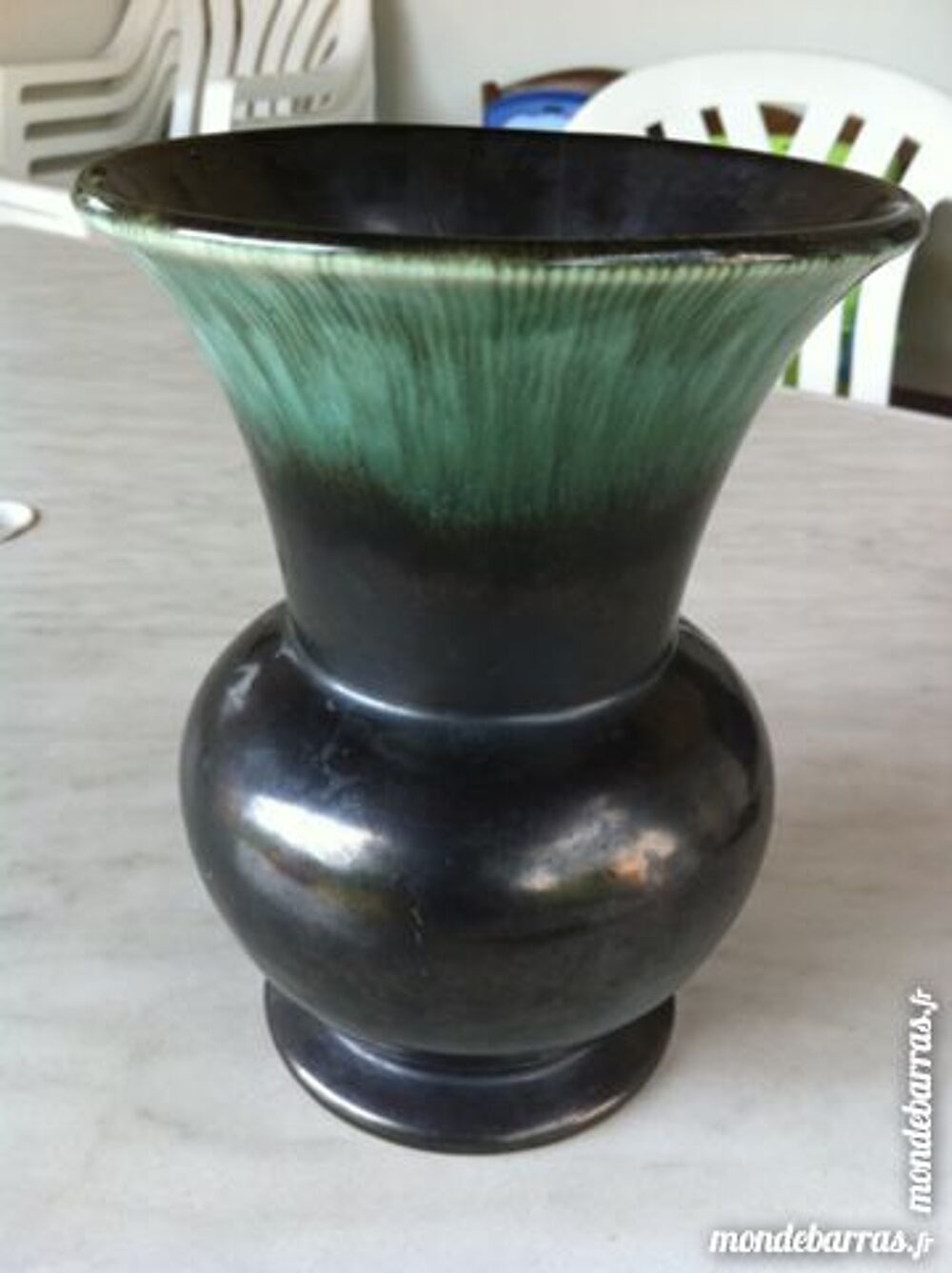 Vase noir et vert Décoration