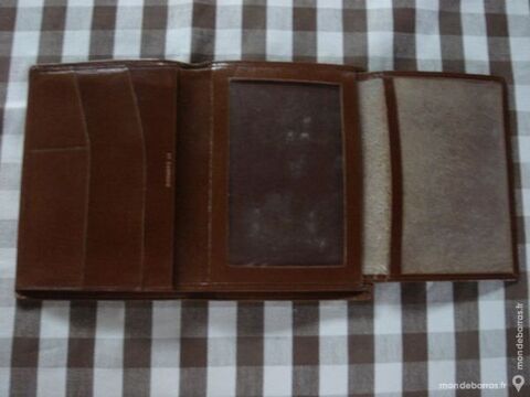 Porte feuille en cuir Le Tanneur 10 Dullin (73)