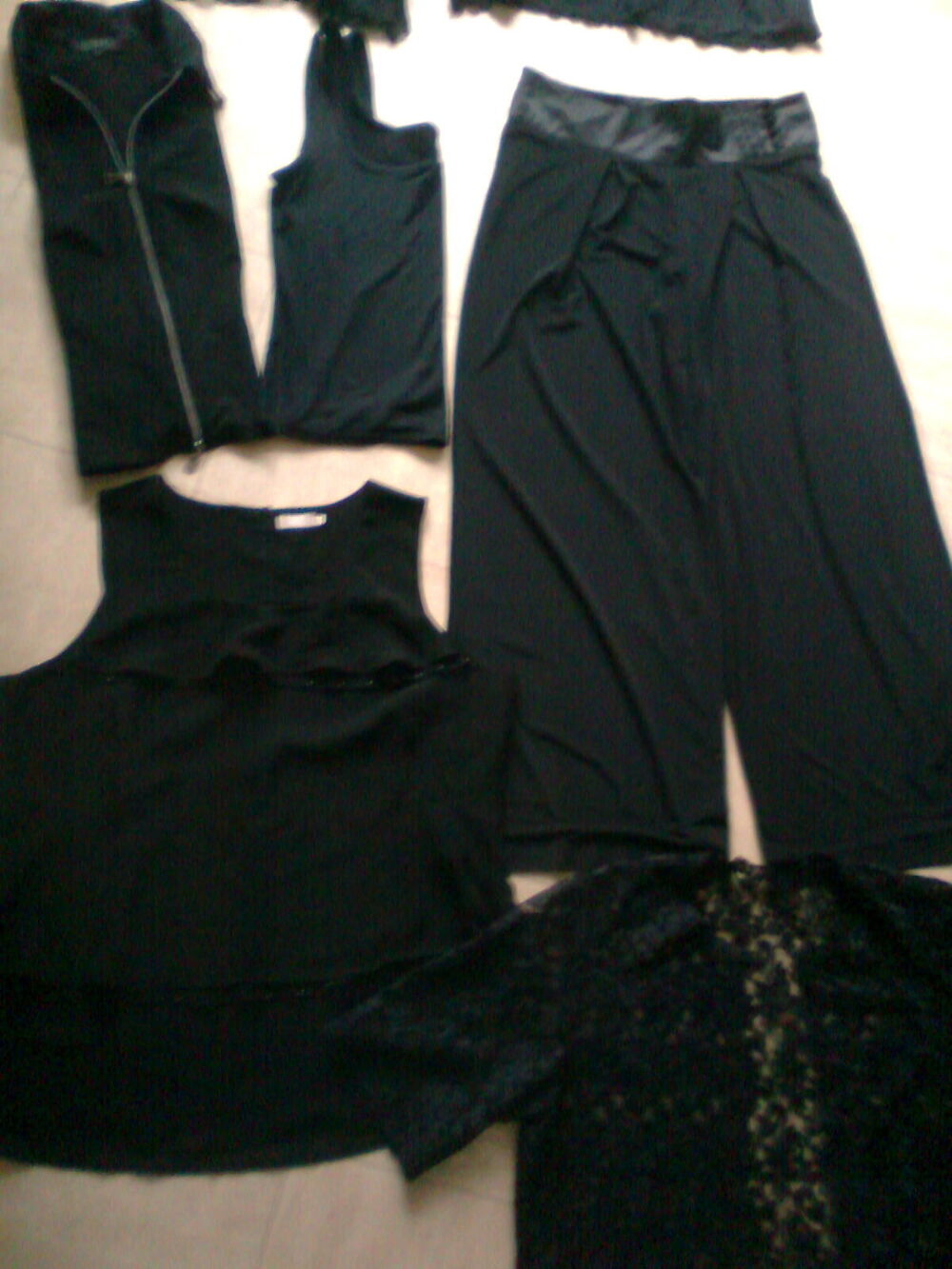 lot de v&ecirc;tements noirs taille 1 &agrave; 44 - zoe Vêtements