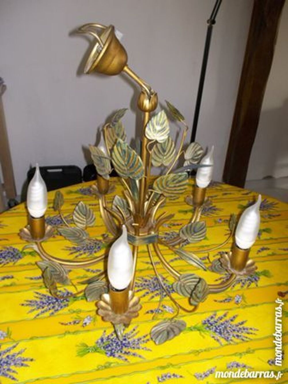 lustre 5x40w feuilles dor&eacute;es avec ampoules Décoration