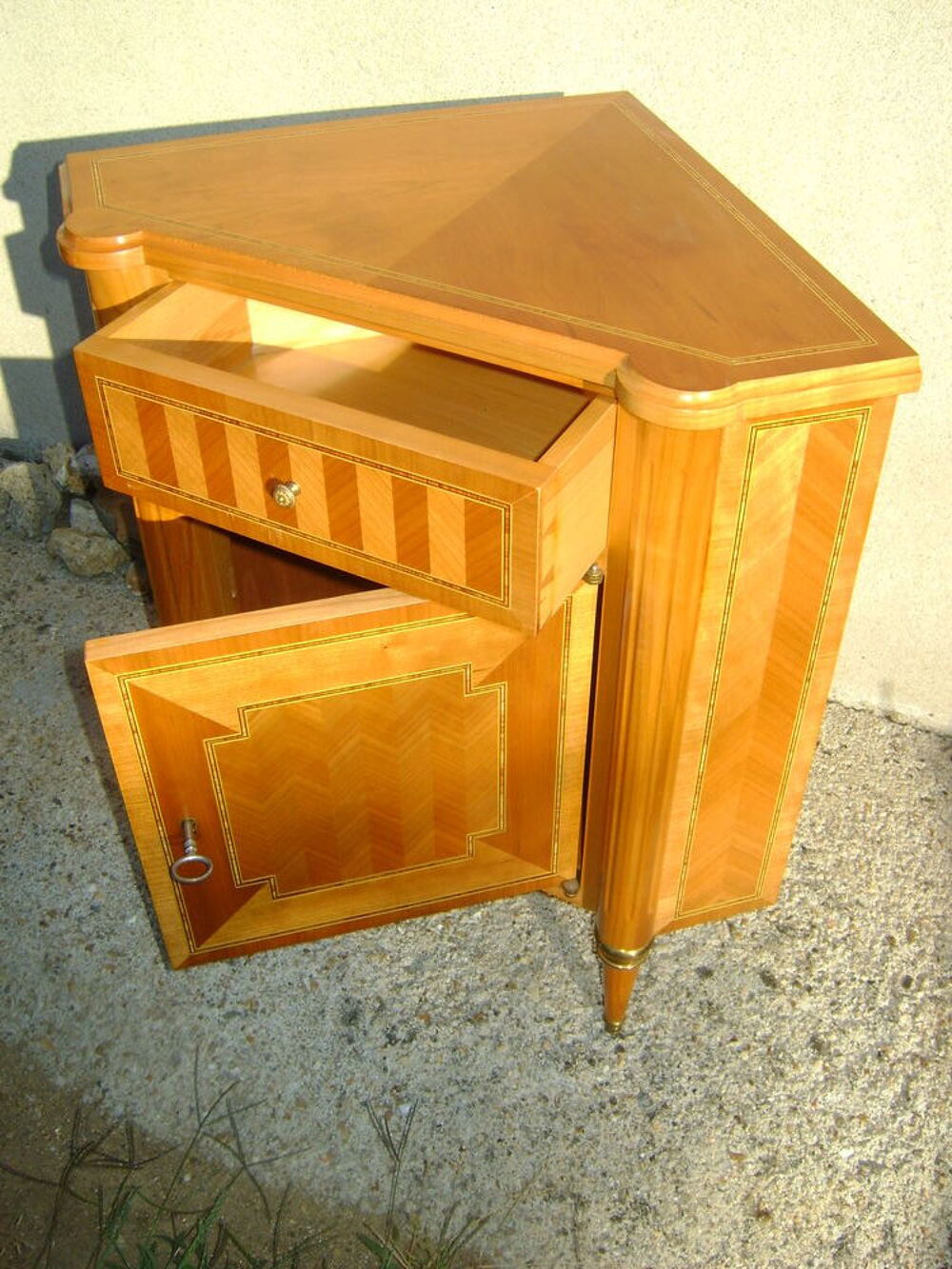 Encoignure Style Louis XVI Meubles