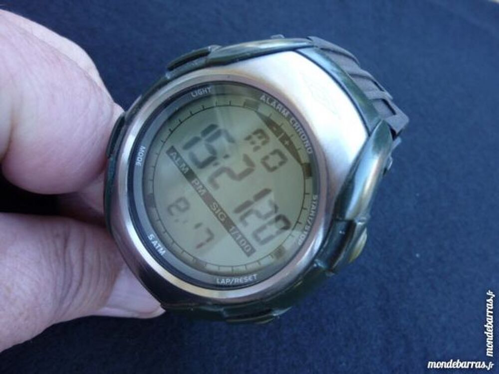 UMBRO JUMBO MILITARY chrono 1/100&egrave;me DIV0213 Bijoux et montres