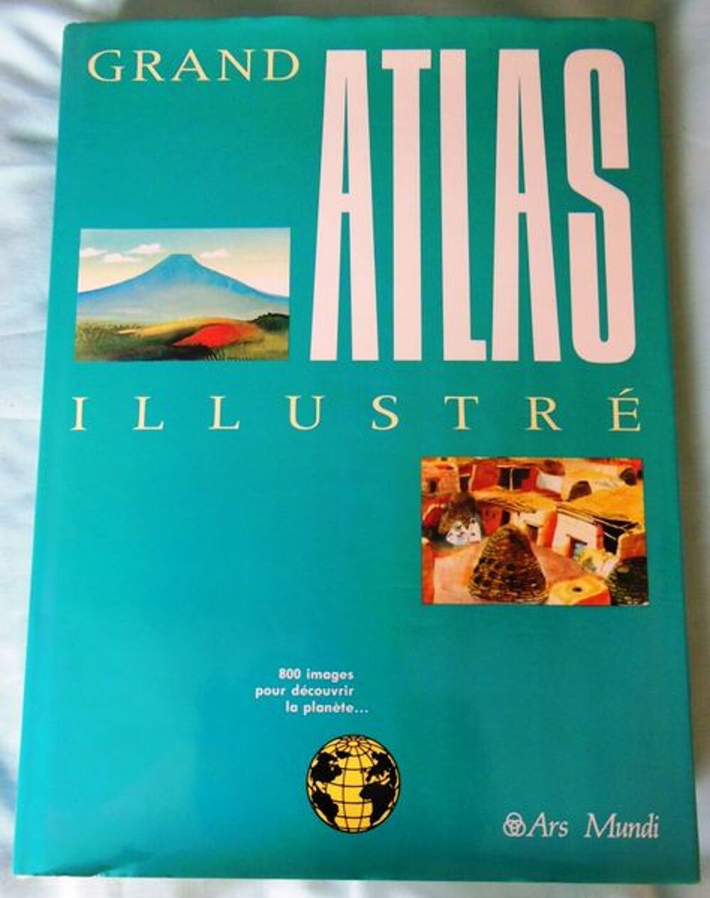 GRAND ATLAS ILLUSTRE Livres et BD