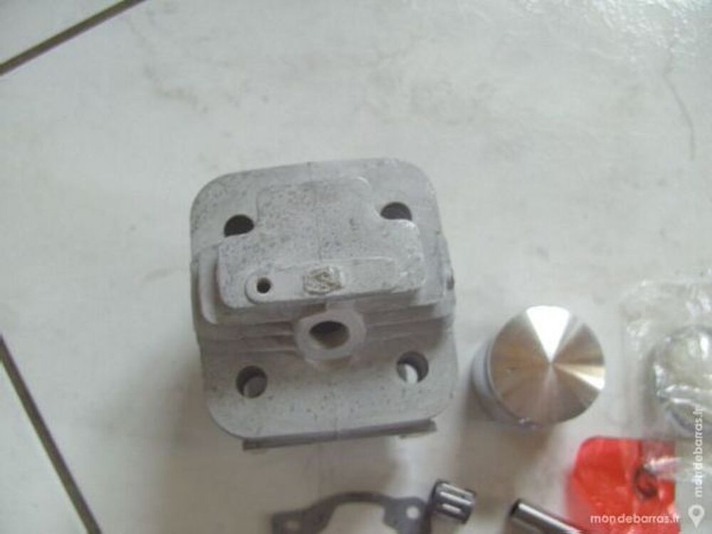 Moteur d&eacute;broussailleuse 52cc cylindre,piston,segmt Bricolage