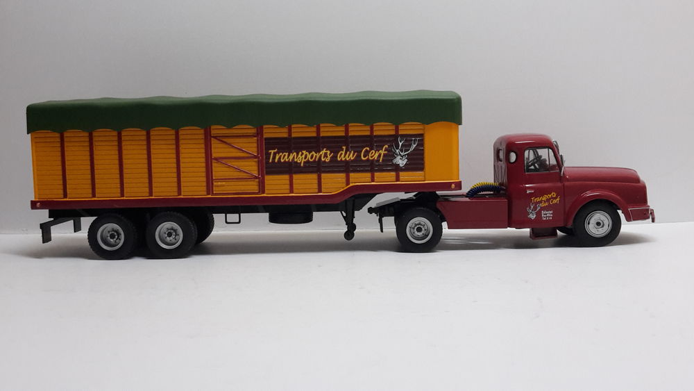 Will&egrave;me LC 610T + semi-remorque b&acirc;ch&eacute;e 