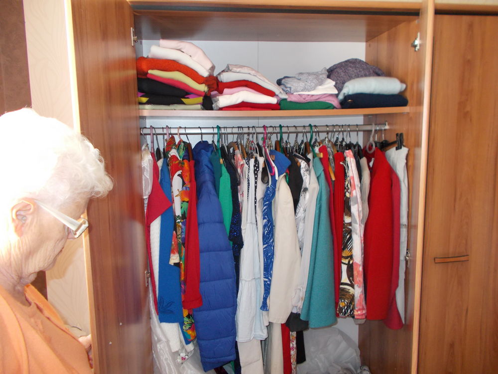 armoire 3 portes avec penderie Meubles