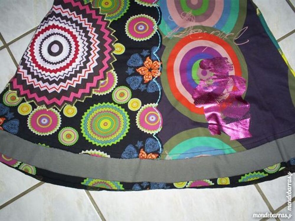 Jupe DESIGUAL NEUVE Taille M Vêtements