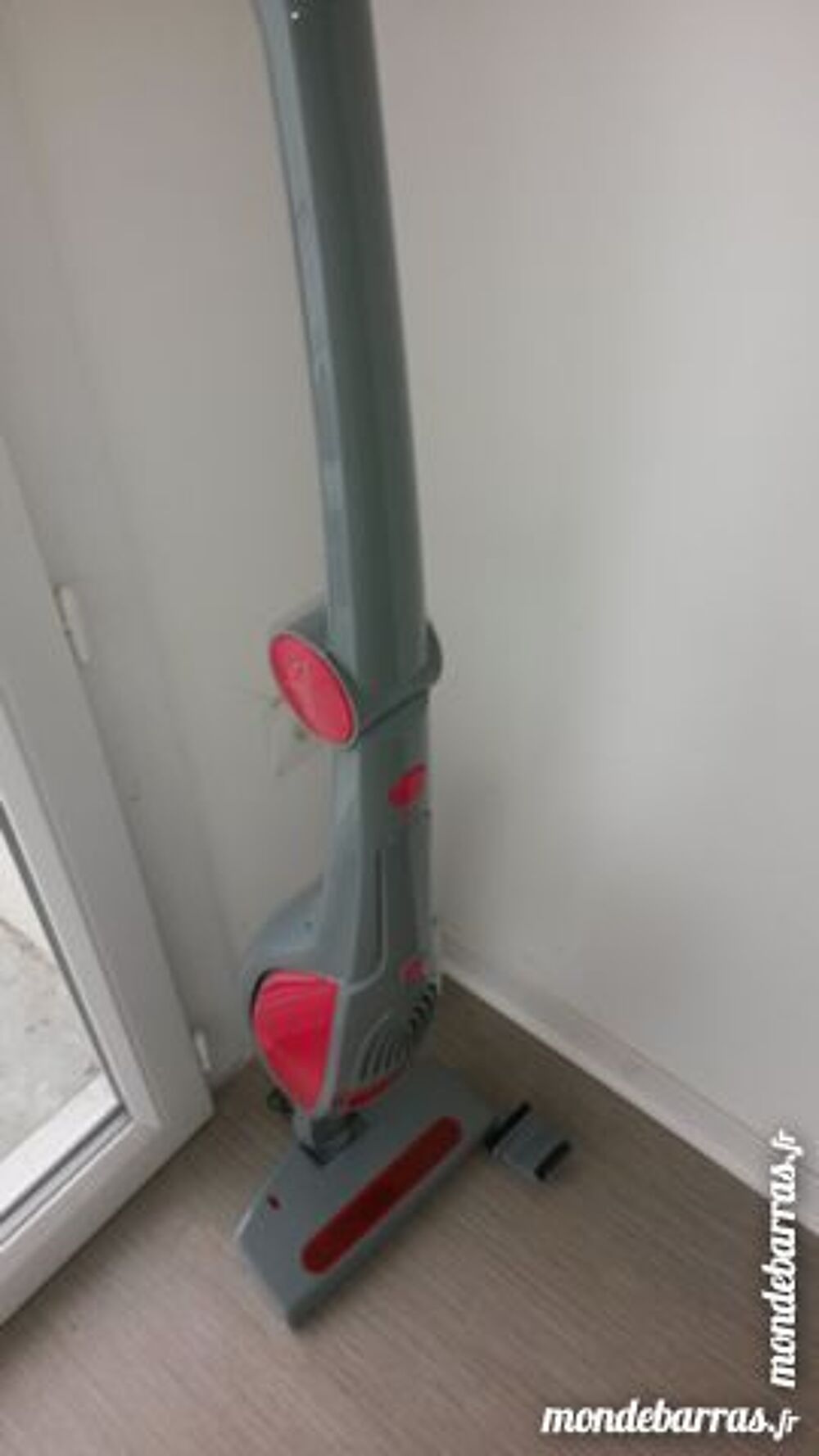 Aspirateur balai 2 en 1 Electroménager