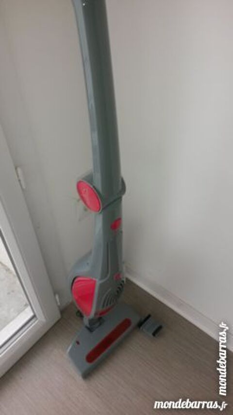 Aspirateur balai 2 en 1 40 Tourcoing (59)