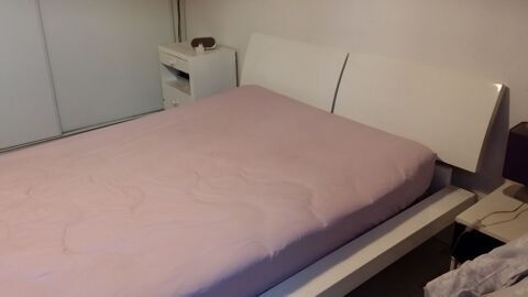 Lit laqu blanc 150 La Gaude (06)