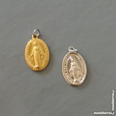 Pendentifs dorés et argenté de la Vierge Marie 2 Cabestany (66)
