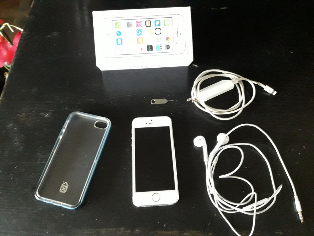 Iphone 5S 16Go Consoles et jeux vidéos