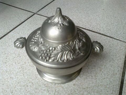 Bonbonnire en tain 14 Challans (85)