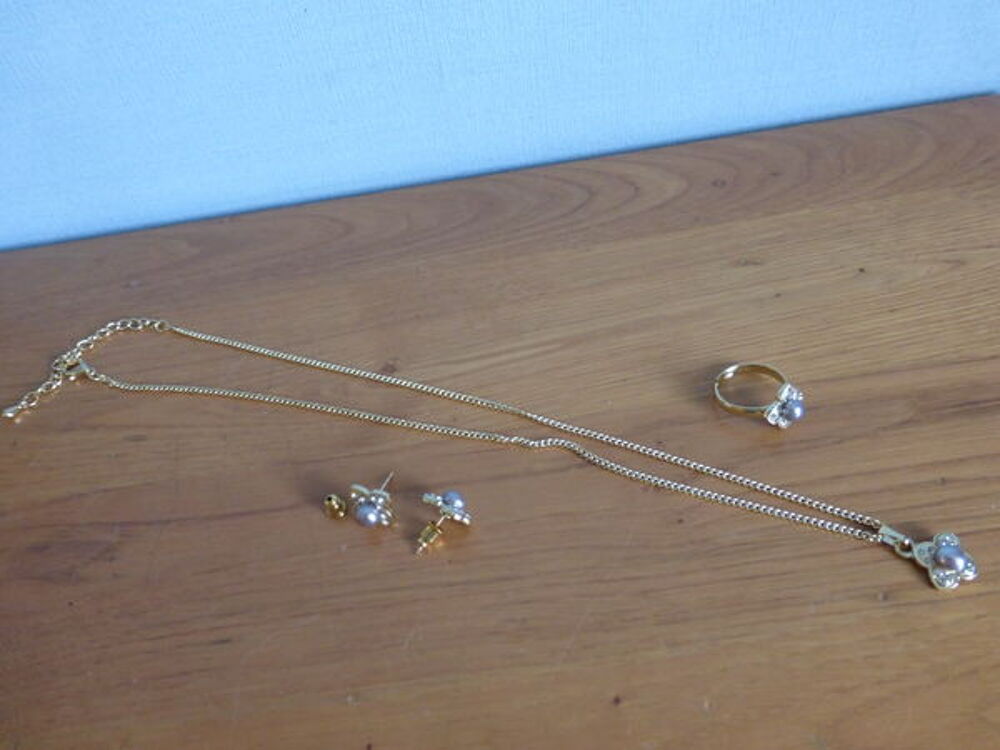 COLLIER, BOUCLE D'OREILLES, BAGUE-perle- NEUFS Bijoux et montres