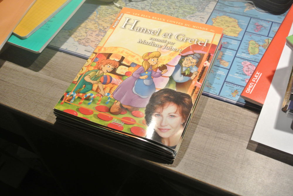 8 CONTES racont&eacute; par Marl&egrave;ne Jobert Livres et BD