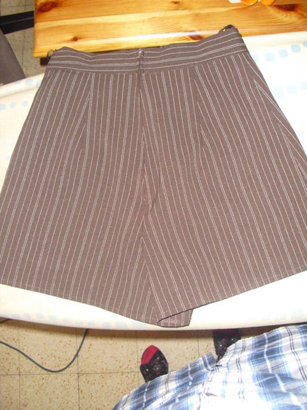 short court (effet jupe sur le devant) marron a rayures T34 Vêtements