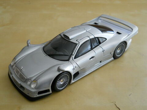Mercedes CLK GTR Roadcar Maisto 1/18 silver 30 Toulouse (31)