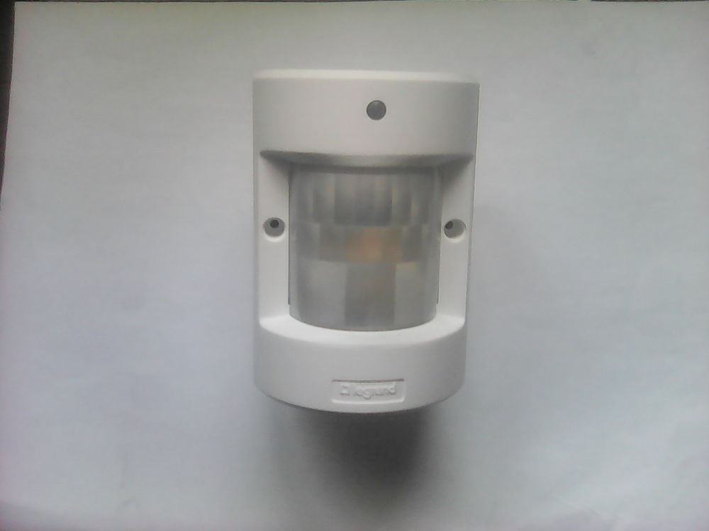 D&eacute;tecteur Legrand infrarouge pour alarme . Bricolage