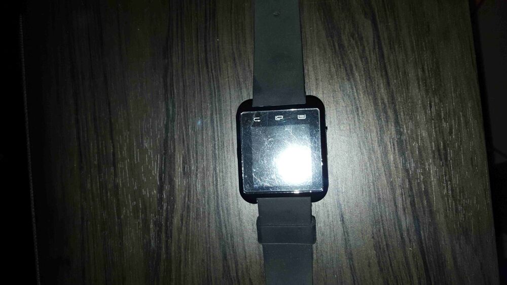 montre connect&eacute; neuve Téléphones et tablettes